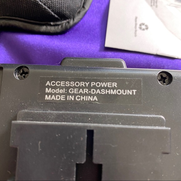 📌Accessory Power AutoDASHMOUNT USA GEAR Cell Phone Mount - Picture 10 of 12